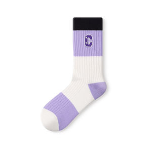 ถุงเท้าสีขาวสำหรับผู้หญิง ดีไซน์เรียบหรู ไม่โชว์ขอบ จัดส่งฟรี - Product Image 2