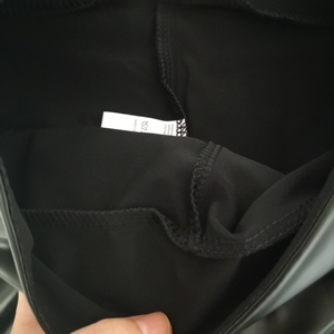 Leggings in finta <span class=keywords><strong>pelle</strong></span> sintetica con vita elastica di alta qualità nera <span class=keywords><strong>opaca</strong></span> per la collezione primavera pantaloni elasticizzati Plus maglia cucita - Product Image 3