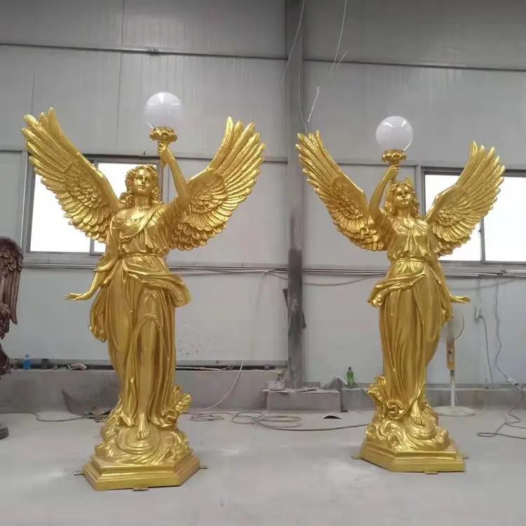 Outdoor grote hars glasvezel angel sculptuur van de godin licht