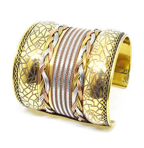 Promotion Noël 2024 : Bracelet en laiton poli, Bijoux en laiton pour femme, Bijoux en laiton imprimé lourd pour l'hiver - Product Image 5