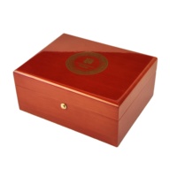 Boîte à parfum en bois haute brillance avec insert en mousse EVA pré-découpée, logo personnalisé, charnière et fermoir métalliques, coffret cadeau de luxe pour parfum, vente en gros pour marques