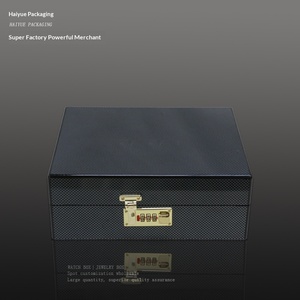 กล่องเก็บรหัสผ่านระดับไฮเอนด์ กล่องเก็บนาฬิกา ไม้คาร์บอนไฟเบอร์ พร้อมกุญแจรหัส รูปทรงสี่เหลี่ยมผืนผ้า เคลือบเงาสีแดง ภายในกล่องใส่บัตร <span class=keywords><strong>SVIP</strong></span> - Product Image 2