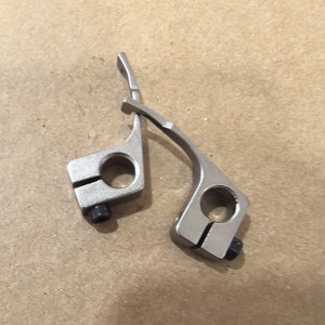 Número <span class=keywords><strong>de</strong></span> Pieza 27103R Looper l AK3700F Máquina <span class=keywords><strong>de</strong></span> <span class=keywords><strong>Coser</strong></span> Flecos para Alfombras, Máquina <span class=keywords><strong>de</strong></span> <span class=keywords><strong>Coser</strong></span> Bordes <span class=keywords><strong>de</strong></span> Alfombras <span class=keywords><strong>de</strong></span> Doble Aguja - Product Image 4