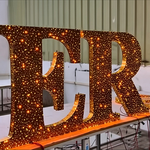 Lettres lumineuses LED ciel étoilé pour enseignes de magasin, lettres lumineuses 3D personnalisées en miroir LED, lettres lumineuses RGB changeantes de couleur - Product Image 1