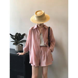 Áo Sơ Mi Cài Khuy Dài Tay Lụa Satin Ngoại Cỡ Mùa Hè + Quần Đùi Ống Rộng Màu Hồng Màu Be Xám Mùa Hè Mỏng Cho Nữ Bộ Hai Mảnh - Product Image 5