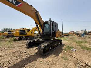 Excavatrice hydraulique Komatsu PC200-8 d'occasion, 20 tonnes, modèle 2022, composants moteur et transmission en excellent état, à vendre - Product Image 5