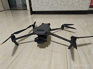 Mavic 3 Classic กล้อง Hasselblad 20MP 5.1K 50fps ระดับโปร พร้อมรีโมทพลาสติก O3+ บินได้นาน 46 นาที ทนลมได้ถึง 12 เมตร/วินาที ระบบอัจฉริยะ - Product Image 3