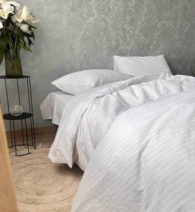 Juego de edredón de algodón a rayas bordado moderno, ropa de cama de 4 piezas, Sábana plana/bajera, 2 fundas de almohada, manta de edredón suave para todas las estaciones - Product Image 1