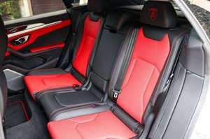 Lamborghini <span class=keywords><strong>Urus</strong></span> SUV d'occasion légèrement utilisée - Product Image 4