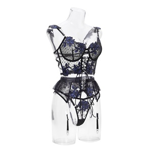 Completo Intimo <span class=keywords><strong>Donna</strong></span> con Reggiseno Ricamato Imbottito a Coppa 3/4, Stile Europeo Americano, con Rete Floreale e Bretelle Non Convertibili, e Reggicalze - Product Image 4
