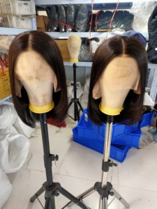 วิกผมตรงลูกไม้ด้าน<span class=keywords><strong>หน้า</strong></span>แบบชาวบราซิล<span class=keywords><strong>ผม</strong></span>มนุษย์แบบเป็นชั้นทรงผีเสื้อวิก<span class=keywords><strong>ผม</strong></span>ด้าน<span class=keywords><strong>หน้า</strong></span>แบบสมจริงขนาด13x4 - Product Image 5