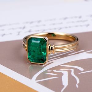 Anillo de Compromiso Messi Jewelry MS-770 con Esmeralda Cultivada en Laboratorio, Engaste de Oro Amarillo de 18k - Product Image 5