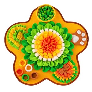Tappetino per <span class=keywords><strong>cani</strong></span> a forma di fiore 60x60cm, tappetino olfattivo per addestramento, giocattolo per l'alimentazione lenta e masticazione degli animali domestici - Product Image 5