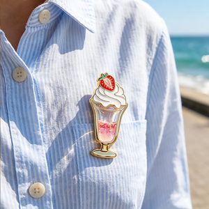 Badge en métal au design de dessin animé mignon, épinglette en émail à paillettes liquides et sable mouvant effet milk-shake, épinglettes personnalisées à sable mouvant, vente en gros - Product Image 4