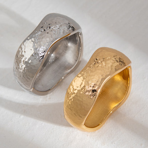 Brazaletes abiertos de onda Irregular a la moda, brazalete para mujer, brazalete minimalista de Metal pesado dorado, regalos de joyería nuevos - Product Image 4