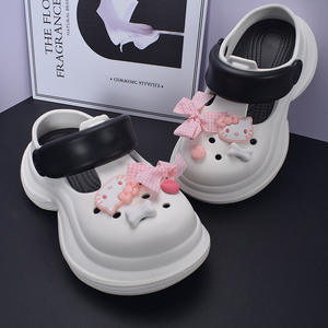 Sabots Hello Kitty pour femmes, semelle épaisse, antidérapants, couleurs acidulées, chaussures d'été Crocs, taille 39, bleu clair, blanc, rose - Product Image 4
