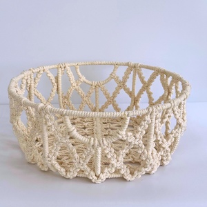 Cesta de almacenamiento de macramé de algodón Natural multifunción estilo artístico para el hogar decorativo de pared disponible en diferentes tamaños - Product Image 1
