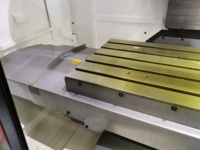 Fraiseuse CNC en métal Vmc850 haute automatique Centre de traitement vertical 3 axes de haute qualité Machine de précision à faible coût BT40