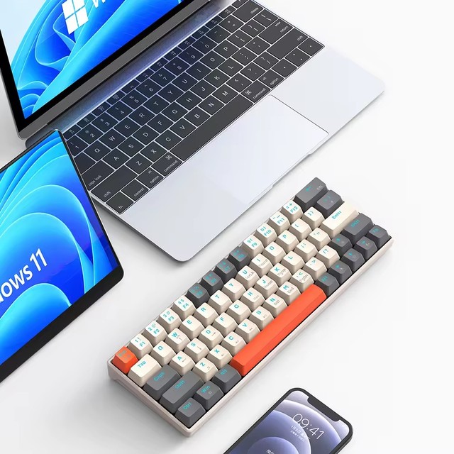 New Release Portable TKL Mechanical Keyboard 85% Hot Swappable Wired Gaming 61 Keys Compatible with Computer 3 Color Keycaps