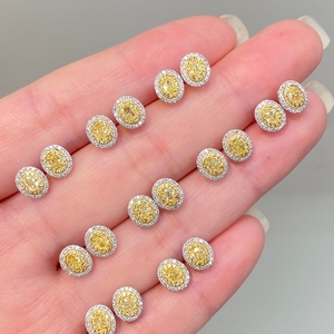 อาซูโอ ไฟน์ จิวเวลรี่ 18K ทองคำแท้สีเหลืองเพชรธรรมชาติทรงเหลี่ยมคลาสสิกต่างหูของขวัญสำหรับผู้หญิง AU750 - Product Image 2