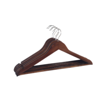 Vente en gros de cintres en bois massif avec logo personnalisé cintres en bois de luxe pour magasin de vêtements