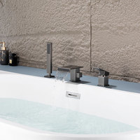 Robinet de baignoire autoportant en laiton à montage sur pont, ensemble complet pour baignoire, eau chaude et froide, avec bec cascade ovale à barre transversale, design fin, monocommande et douchette à main