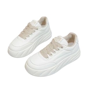 Zapatillas deportivas casuales para mujer con suela gruesa que aumenta la altura, con base suave, aptas para todas las estaciones, altamente versátiles y ligeras. - Product Image 1