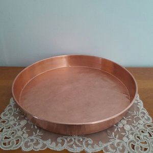 Bandeja de Cobre de Pared Alta, Plato Resistente para Alimentos, Diseño Moderno, Hecho a Mano, Ecológico, para Hoteles, Catering y Spas - Product Image 1