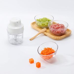 Hachoir à viande multifonctionnel portable entièrement automatique pour usage domestique, alimenté électriquement, avec fonctions de purée - Product Image 5