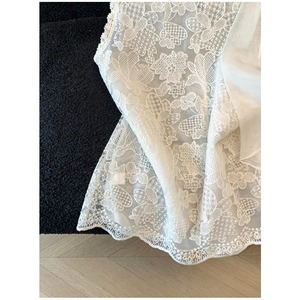 Nouvelle Collection 2026 – Débardeur en Dentelle Florale Transparente Chic à la Française avec Ruban en Mousseline pour Superposition – Vente en Gros - Product Image 6