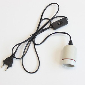 <span class=keywords><strong>Support</strong></span> de <span class=keywords><strong>lampe</strong></span> <span class=keywords><strong>chauffante</strong></span> en céramique pour reptiles avec interrupteur, cordon d'alimentation avec douille E27 pour éclairage de terrarium, prise EU - Product Image 1