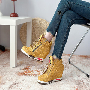 Xuanhui Nouveau Modèle Baskets montantes à lacets, rehaussantes de 10 cm, à semelle épaisse, avec talon compensé invisible, texturées, dorées métallisées - Product Image 5