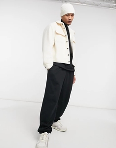 <span class=keywords><strong>Giacca</strong></span> in pile <span class=keywords><strong>bianca</strong></span> con colletto spalancato in lana trapuntata con fodera in lana con bottone con abbottonatura tasche <span class=keywords><strong>oversize</strong></span> - Product Image 2