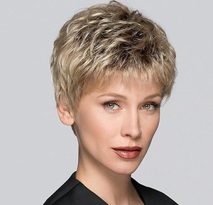 Aishili – Perruques courtes ombrées blondes style pixie avec <span class=keywords><strong>frange</strong></span>, perruque synthétique droite dégradée blonde mélangée pour femmes blanches – Vente en gros - Product Image 1