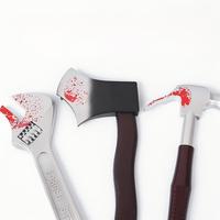 Accessoires d'Halloween : Couteau de squelette, Scie de zombie, Bandeau tête de zombie, Hache en plastique – Idéal pour les fêtes effrayantes et les farces.