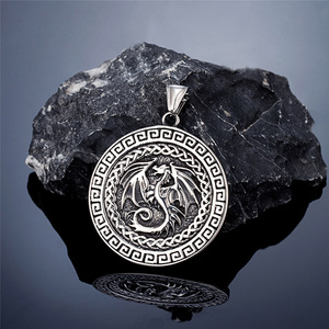 Collier avec pendentif rond en forme de dragon Viking, en acier inoxydable, 60cm, bijoux cadeau unisexe - Product Image 3
