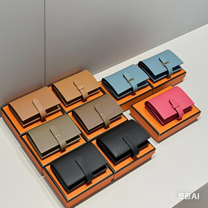 2025 gran oferta Bolsas moda hombres bolsos de mano cadenas bolso de hombro bolsos de cuero genuino mujeres diseñador billetera - Product Image 1