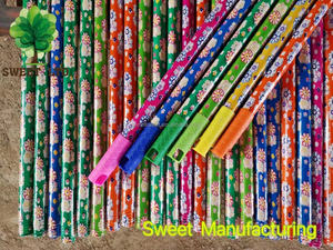 <span class=keywords><strong>Manche</strong></span> de <span class=keywords><strong>balai</strong></span> en bois <span class=keywords><strong>avec</strong></span> fil italien, couverture en PVC à fleurs colorées de haute qualité - Product Image 4