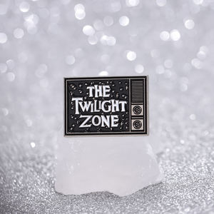 Sming Pins dessin animé noir et blanc <span class=keywords><strong>TV</strong></span> la Zone crépusculaire émail broche texte alliage sac à dos Badge vêtements accessoires cadeau - Product Image 3