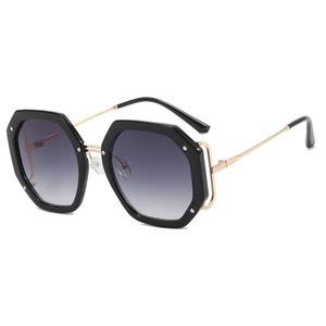 <span class=keywords><strong>Lunettes</strong></span> de soleil carrées pour femmes, <span class=keywords><strong>monture</strong></span> large, <span class=keywords><strong>monture</strong></span> intégrale, nouvelle collection <span class=keywords><strong>2022</strong></span>, protection UV400, style classique <span class=keywords><strong>tendance</strong></span> européen et américain - Product Image 4