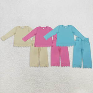 ชุดเสื้อแขนยาวและกางเกงสำหรับเด็กผู้หญิง ลายสแกลลอป - Product Image 1