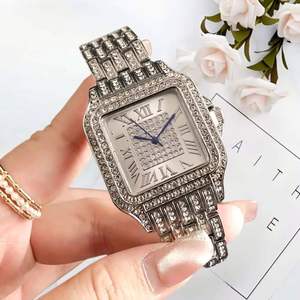 Montre pour femme avec boîtier carré en or serti de diamants, cadran avec chiffres romains entièrement sertis de strass, bracelet en métal brillant, montre-bracelet de luxe pour femmes, style hip-hop - Product Image 3