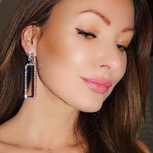 Boucles d'oreilles pendantes en or blanc E2176 avec cristal violet et halo de diamants, bijoux de luxe pour femmes - Product Image 3