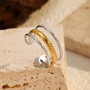 Bagues ouvertes pour femmes en acier inoxydable plaqué or 18 carats et argent, design classique texture serpent, bijoux tendance et mignons - Product Image 6