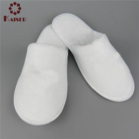 OEM Vente en gros Logo personnalisé Pantoufles jetables blanches bon marché pour Spa Pantoufles d'hôtel Semelle EVA en coton et velours