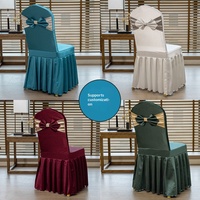 Housse de chaise d'hôtel moderne et minimaliste en satin personnalisée, avec nœud papillon et jupe plissée, finition ultra-brillante pour mariage, banquet, restaurant, fête