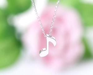Collana Minimalista con Simbolo Musicale Placcata in Oro 18K per Donne 2026, Ciondolo a Forma di Note Musicali in Acciaio Inossidabile per Ragazze - Product Image 4