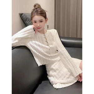 Conjunto de Dos Piezas Tejido para Mujer, Estilo Coreano Dulce, Cárdigan Blanco de Manga Larga y Falda, Poliéster/Algodón, Secado Rápido y Transpirable - Product Image 5