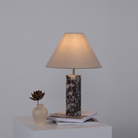 Lampe de table en marbre naturel au design moderne et épuré pour chambre à coucher, salon, bureau, hôtel, éclairage d'ambiance
