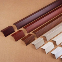 PVC UPVC Extrudiertes Profilband mit Individueller Farbgebung und Lochstanz-/Schneideservice für TV-Rahmen Umweltfreundliches Modernes Design